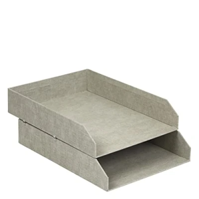 Bild av BIGSO BOX OF SWEDEN Hakan set om 2 brevfack för skrivbordet stapelbara förvaringsfack brev, dokument etc, organisationssystem av fiberskiva med papper i linneutseende beige