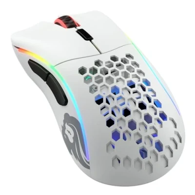 Bild av Glorious Gaming Model D (Små) Wireless gamingmus, superlätt, 67 g, honungskakedesign, RGB, ergonomisk, laggfri 2,4 GHz anslutning, upp till 71 timmars batteritid Matt vit