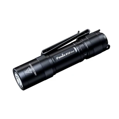 Bild av fenix E12 v3.0, Mini lätt vardagsfackla 200 lumen 78 m 100 timmar max AA batteridriven dubbelriktad kroppsklämma magnetisk baklucka IP68, svart