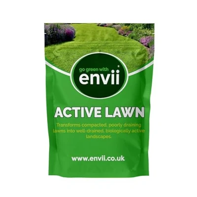 Bild av envii Active Lawn hjälper till att bryta upp lera och förbättrar luftningen behandlar 40m2