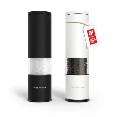 Bild av LARS NYSØM Salt och pepparkvarn 2 pack Manuell med justerbar keramisk malverk från grov till fin I Design kryddkvarnset (2 stycken) (Black/White)