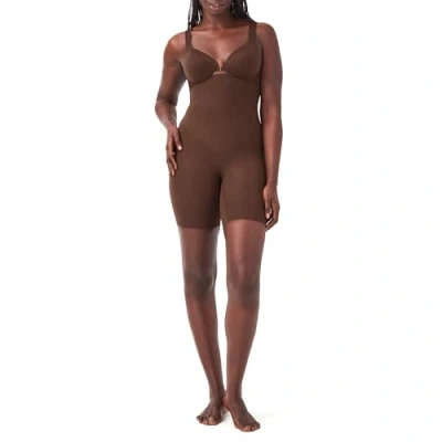 Bild av Spanx Shapewear för kvinnor, Power Shorts med magkontroll och hög midja (Normal Plus Size), Chestnut Brown, XXL