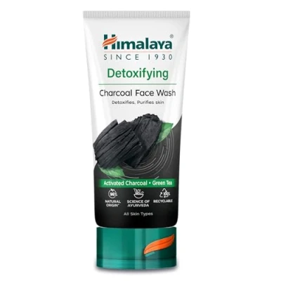 Bild av Himalaya Detoxifying träkol ansiktstvätt med godset av grönt te och kokosnötpulver, ta bort smuts rening huden, lämnar den ren uppfräschad 150 ml