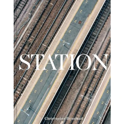 Bild av Station: A journey through 20th and 21st century railway architecture design