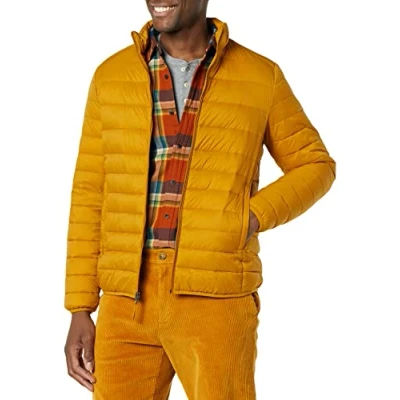 Bild av Amazon Essentials lättviktig vattentålig pufferjacka för män (finns i stora och långa), guldgul, X Large