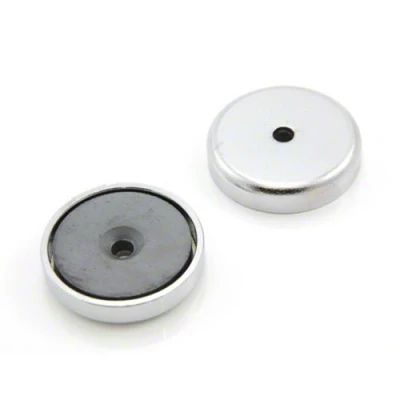 Bild av first4magnets F4MF40 10 Magnet Expert® 40 mm diameter x 8 tjock 5 c/diskbänk Ferrite Y30BH grytmagnet 15 kg drag (paket med 10)