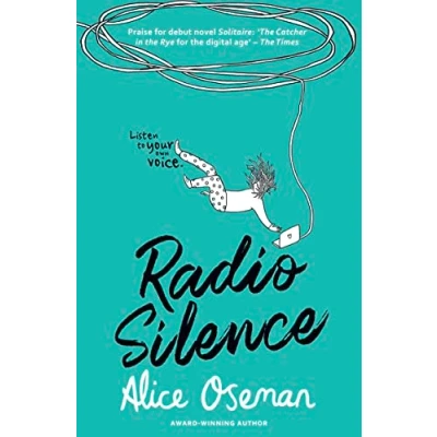 Bild av Radio Silence: TikTok made me buy it! From the YA Prize winning author and creator of Netflix series HEARTSTOPPER