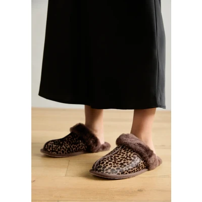 Bild av UGG Caspian damtofflor, burnt cedar, 43 EU