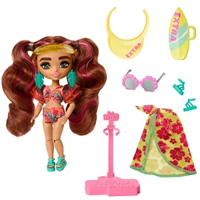 Bild av Barbie Extra Minis resedocka med strandkläder, liten Fly docka, tropisk outfit tillbehör, HPB18