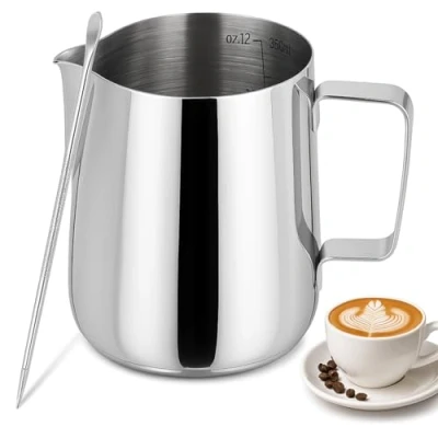 Bild av 350 ml handhållen rostfritt stål mjölkskumkanna med skala gräddedispenser inklusive latte konstnål, lämplig för baristas beredning av cappuccino, och espresso (silver)