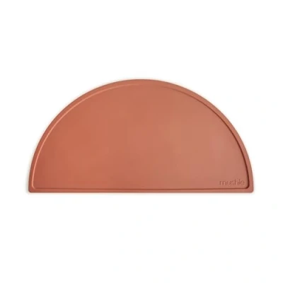 Bild av Mushie Silikonunderlägg Bordstablett för barn Halkfri design Material: Livsmedelsklassad silikon Lätt att rengöra &amp; fläckbeständig BPA och ftalatfri (Clay)