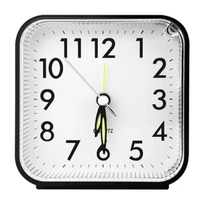 Bild av Nutabevr Tyst väckarklocka utan tickande, analog seniorväckarklocka med nattlampa, snooze funktion, bärbar för barn, lätt batteridriven, enkel stil, kontor, resor, vardagsrum