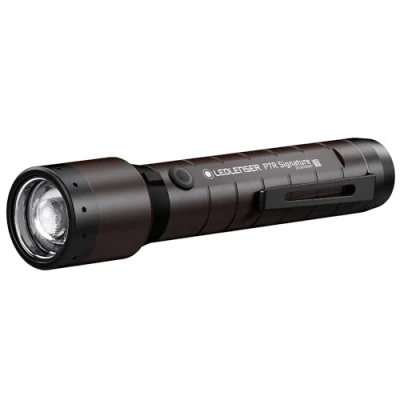 Bild av Ledlenser P7R Signature Premium LED ficklampa, med rött ljus, laddningsbart litium 21700 batteri, vattentät IP68, 2000 lumen, fokuserbar, Constant Light, ljusräckvidd 330m, bältesficka och laddstation