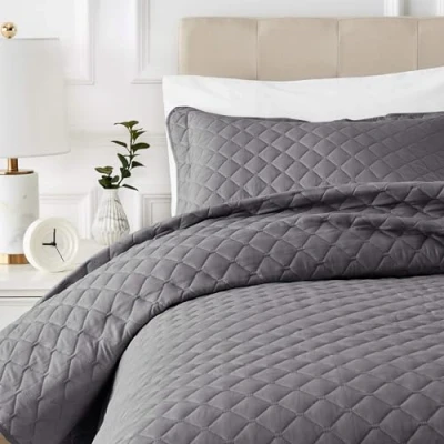 Bild av AmazonBasics överdimensionerad präglad lock, mörkgrå diamant, 220 x 240 cm