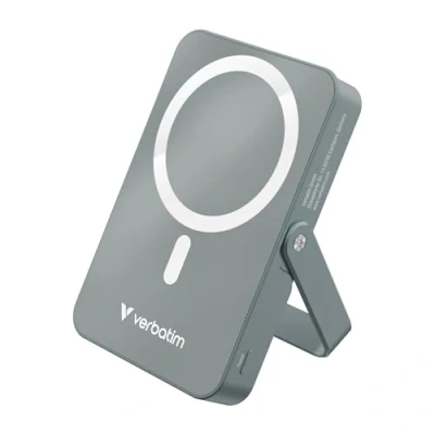 Bild av Verbatim Charge &#039;n&#039; Go MagSafe Powerbank 10 000 mAh grå 15 W magnetisk PD 22 snabbladdningsfunktion LED display och fällbart stativ för iPhone 16/15/14/13/12 Pro/Pro Max inkl. USB C kabel