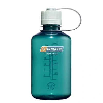 Bild av Nalgene Sustain Tritan BPA fri vattenflaska tillverkad med material härledd av 50% plastavfall, 16 uns, smal mun, öring