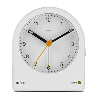 Bild av Braun Classic Analogue Alarm Clock with Snooze and Continuous Backlight, Quiet Quartz Movement, Crescendo Beep in White, model BC22W.