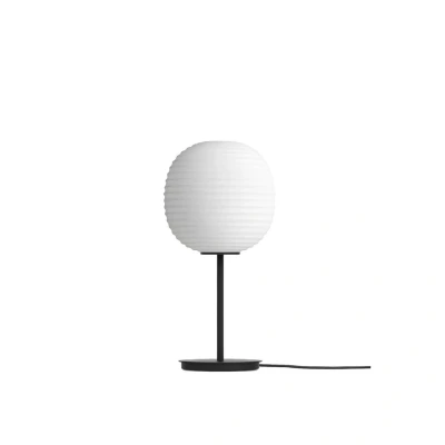Bild av New Works Lantern Liten bordslampa, höjd 40 cm