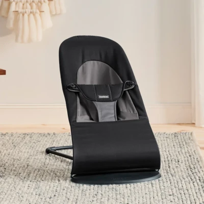 Bild av BabyBjörn Balance Soft Babysitter Vävd, Svart/Mörkgrå