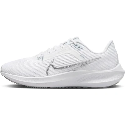 Bild av Nike W Air Zoom Pegasus 40, damsneakers, Vit metallisk ren platina, 41 EU
