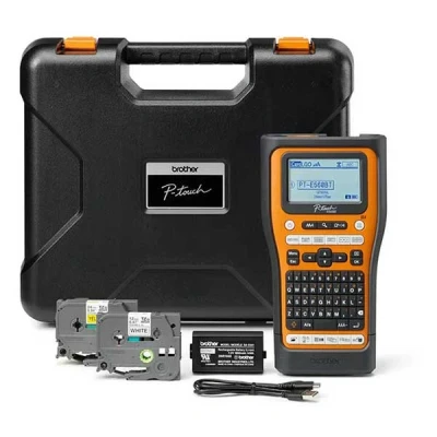 Bild av Brother P Touch PT E560BTVP Pro Labelling machine with integrated Bluetooth Carry Case and 2 x TZe tapes