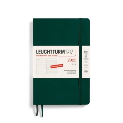 Bild av LEUCHTTURM1917 370524 veckokalender och anteckningsbok 2025, paperback B6+ mjukt fodral 12 månaders planerare, 80 g, linjerad skogsgrön
