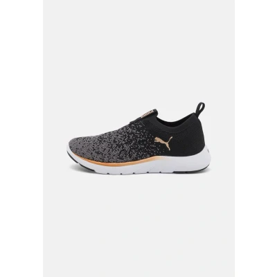 Bild av Puma Dam Softride Remi Slip on stickad WN&#039;s Road löparsko, svart guld cool mörkgrå, 41 EU