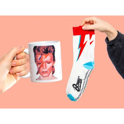 Bild av Pyramid David Bowie Mug &amp; Sock Set UK sizes 3 8 (EU 36 41) Strumpor