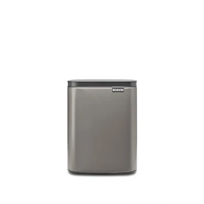 Bild av Brabantia Bo 7 l soptunna Liten och elegant Lättöppnat lock smidig stängning Hygienisk, platsbesparande Väggmontering För badrum, toalett, hemmakontor Platinum