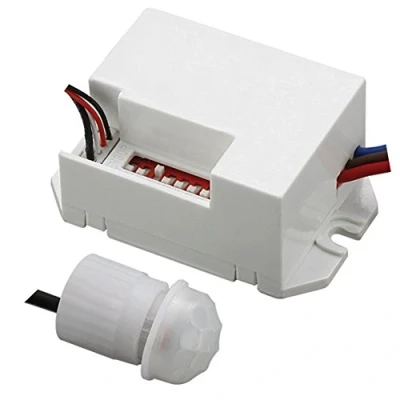 Bild av Maclean Energy MCE32 800 W automatisk omkopplingsbox med PIR rörelsesdetektorns säkerhetsljus