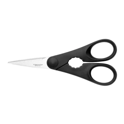 Bild av Fiskars köksax med flasköppnare, längd: 20 cm, stål/plast, Essential, 1023820