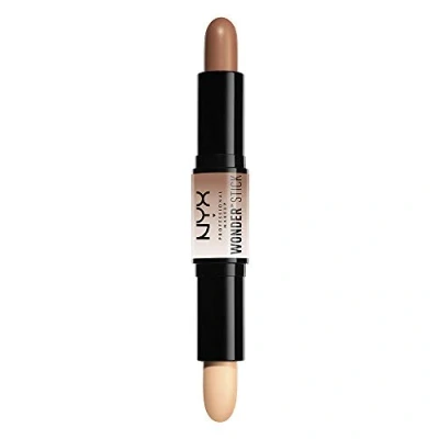 Bild av NYX PROFESSIONAL MAKEUP, Wonderstick, Dubbelsidig, On the Go Highlight och Contour Stick, Krämig textur, Nyans: Light