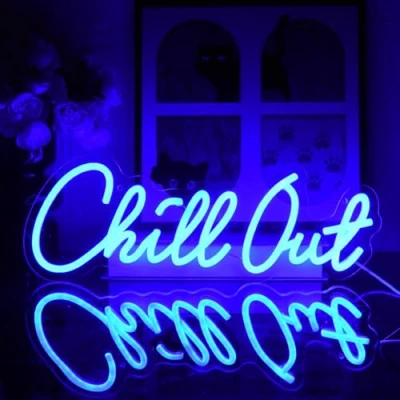 Bild av UExnkj Y chill out neonskylt, bokstäver, neonblå, LED skylt, USB, dimbar, neonskyltar för sovrum, bar, lekrum, café, vardagsrum