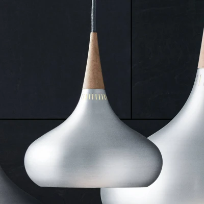 Bild av FRITZ HANSEN Orient P1 Pendel aluminium/ek Ø 22,5 cm