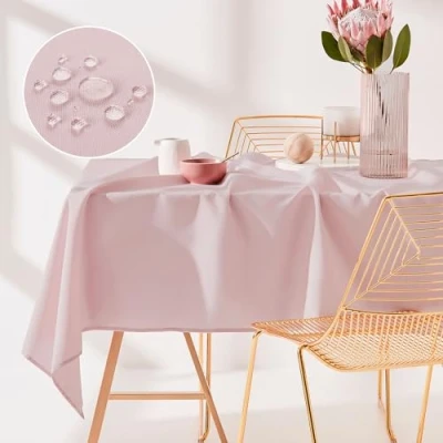 Bild av ROOM99 Aura bordsduk 140 x 200 cm bordsduk, fläckskydd, tvättbar, vattenavvisande, smutsavvisande polyester, rektangulär bankettdekoration, året runt, puderrosa