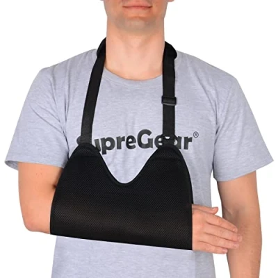 Bild av supregear Mesh Armslinga Med Mjuka Axelvaddar, Justerbar Andningsbar Axel Startspärr Dusch Lätt Axelarmbågsstöd för Kvinnor Män, Passar Vänster/Höger Arm, Svart