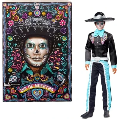Bild av Barbie Signature docka, 2024 Día de Muertos Ken samlarobjekt i svart kostym med himmelsblå detaljer, hatt och bälte som tillbehör