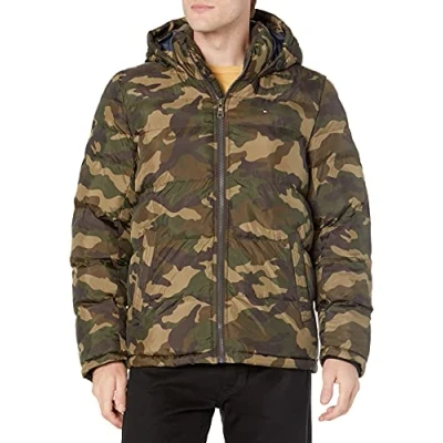 Bild av Tommy Hilfiger herr klassisk pufferjacka med huva (standard och stor lång) dun alternativ ytterkläder rock, Oliv kamouflage, M