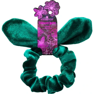Bild av essence In The Bloom&#039;light Velvet Scrunchie 1 pcs
