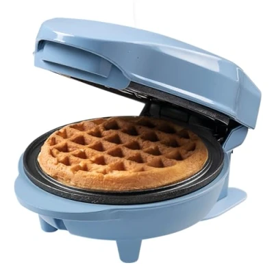 Bild av Bestron Mini våffeljärn för klassiska våfflor, med non stick beläggning, barnfester, familjefest, påsk eller jul, retrodesign, 550 watt, färg: blå