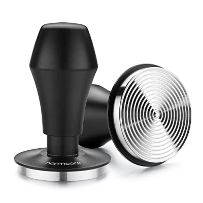 Bild av Normcore 58,5 mm espresso kaffebryggare V4 fjäderbelastad tamper med rostfritt stål krusningsbas 15 kg / 11,3 30 pund ersättningsfjädrar anodiserat aluminiumhandtag och stativ, svart
