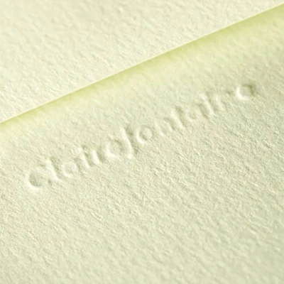 Bild av Clairefontaine Ref 28401C pollenkorn självhäftande kuvert (paket med 25 ark) 90 x 140 mm i storlek, 120 gsm papper, syrafri, bläckstråle och lasertryckt kompatibel limejuice