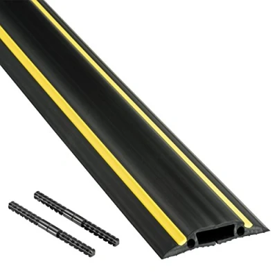 Bild av D Line länkbart kabelskydd för golv, kabelkåpa, ribbad icke splittad bas, försplittad ände, skyddar kablar och förhindrar snubbelrisk Kabelhålighet på 30 (B) x 10 mm (H) 1,8 meter, svart gul