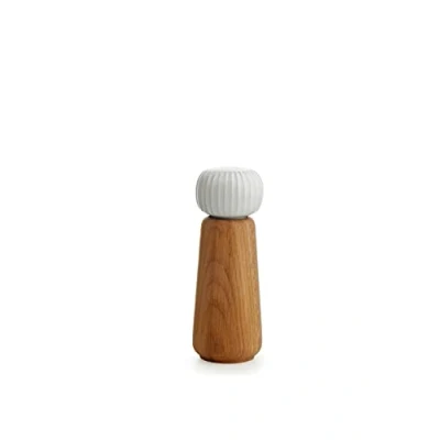 Bild av Kähler Mill H18 cm Hammershøi handhållen kryddkvarn i dansk design, vit