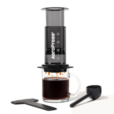 Bild av AeroPress Clear kaffepress 3 i 1 bryggmetod kombinerar fransk press, pourover, espresso, fylligt kaffe utan grus eller bitterhet, liten bärbar kaffebryggare för camping och resor, svart