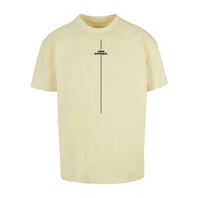 Bild av Merchcode Think Different Heavy Tshirt med print, Storlek: Small, Softyellow