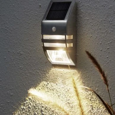 Bild av STAR TRADING Soldriven LED vägglampa Wally, rörelsesensor