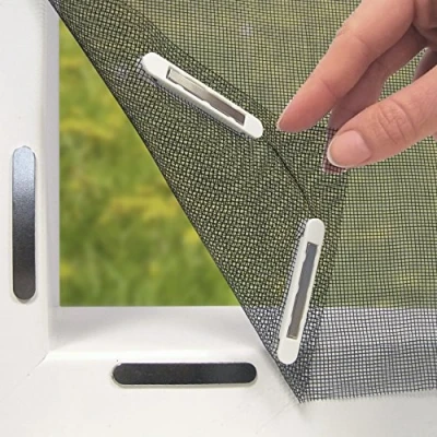 Bild av EASYmaxx Myggnät för fönster med Magic Click Insektsnät kan klippas till individuellt alla upp 150x130 cm Enkel montering 12 magneter ingen borrning eller skruvning [svart]