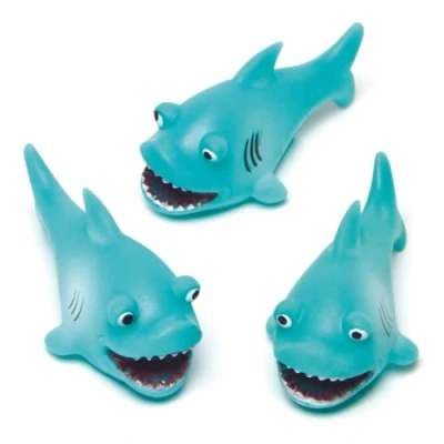 Bild av Baker Ross AG648 Shark vattenstänk, olika flytande gummibadleksaker, perfekta för babybadtid, poolleksaker eller vattenaktiviteter (4 stycken), blandade