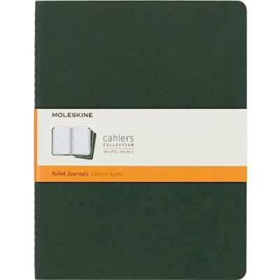Bild av Moleskine Cahier Journal, set med 3 anteckningsböcker linjerade sidor, kartongskydd synlig bomullsstickning, färg myrtengrön, extra stor 19 x 25 cm, 120 sidor